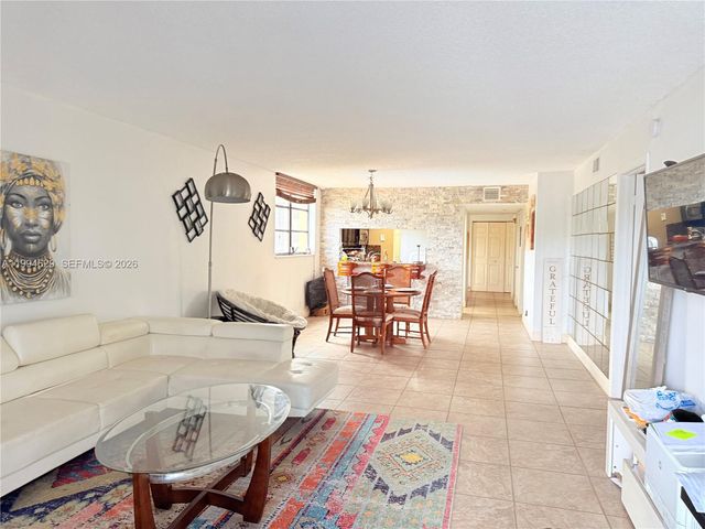 6575 W Oakland Park Blvd 311, Lauderhill, FL 33313