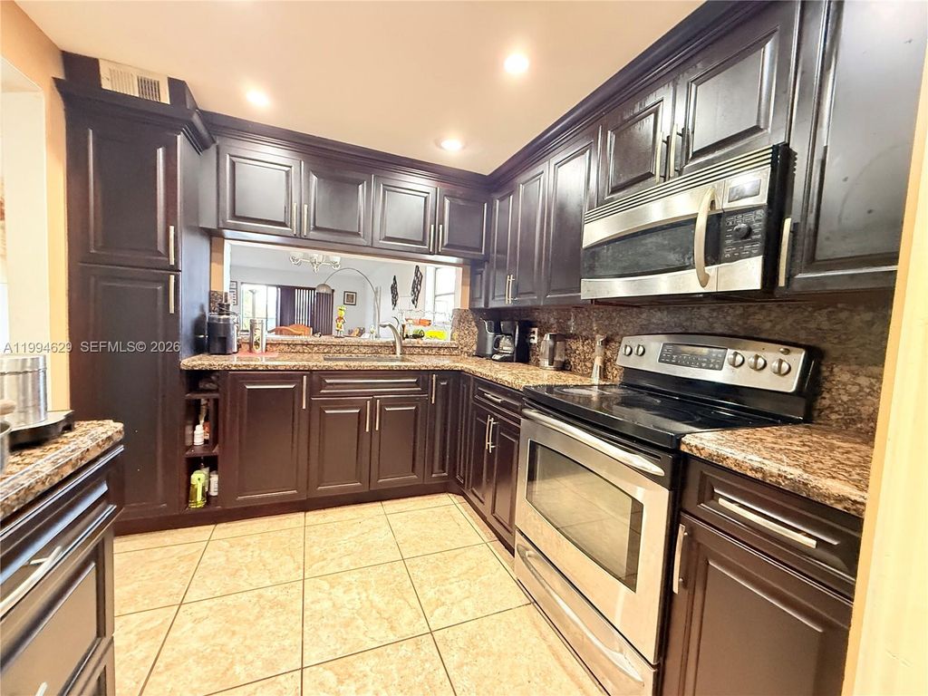 6575 W Oakland Park Blvd 311, Lauderhill, FL 33313