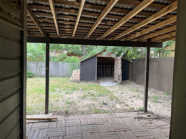 618 Rolling Ridge Drive, Lewisville, TX 75067