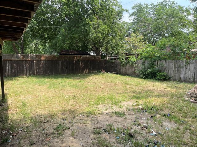 618 Rolling Ridge Drive, Lewisville, TX 75067