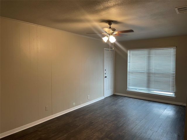 618 Rolling Ridge Drive, Lewisville, TX 75067