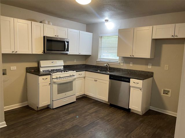 618 Rolling Ridge Drive, Lewisville, TX 75067