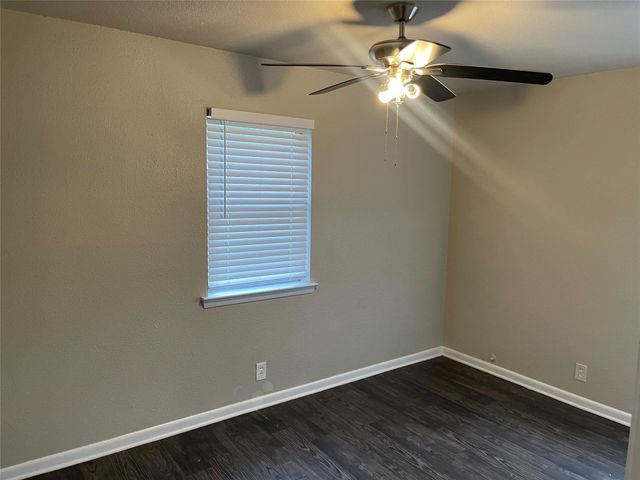 618 Rolling Ridge Drive, Lewisville, TX 75067