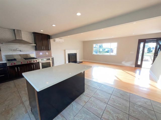 400 Santa Maria Dr, Fairfield, CA 94533