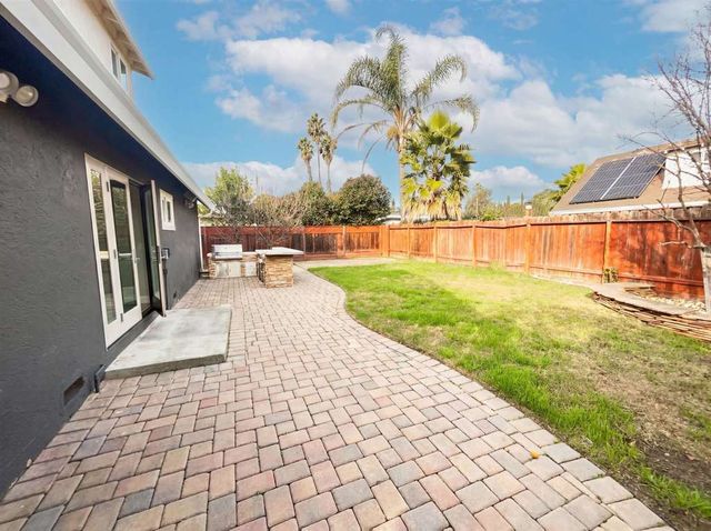 400 Santa Maria Dr, Fairfield, CA 94533