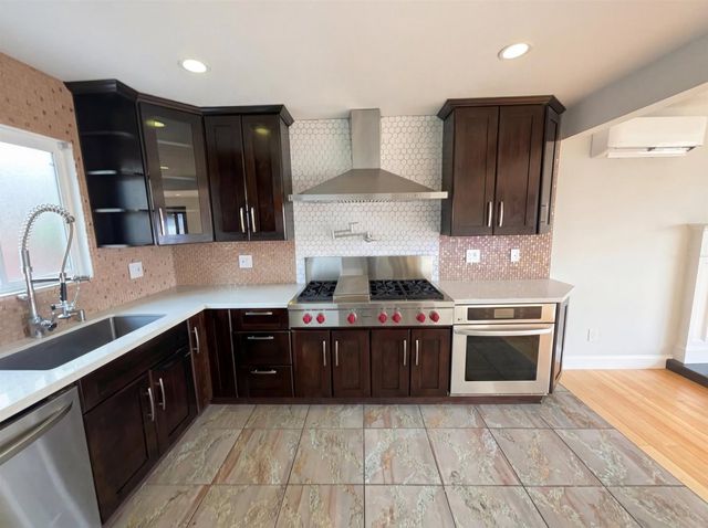 400 Santa Maria Dr, Fairfield, CA 94533