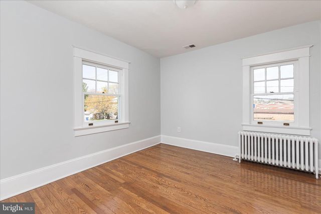 429 N ROYAL AVE, Front Royal, VA 22630