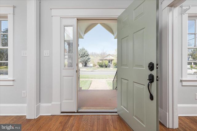 429 N ROYAL AVE, Front Royal, VA 22630