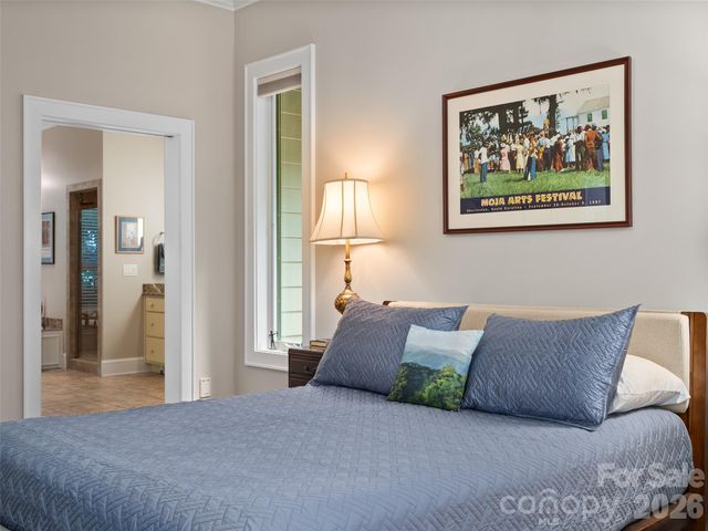 515 Flying Hawk Trail, Waynesville, NC 28786