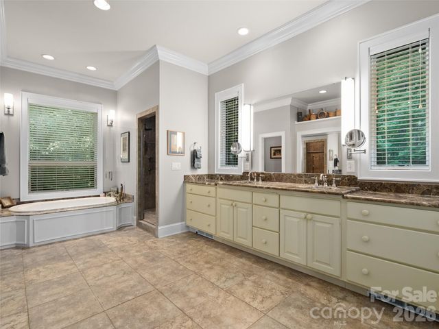 515 Flying Hawk Trail, Waynesville, NC 28786
