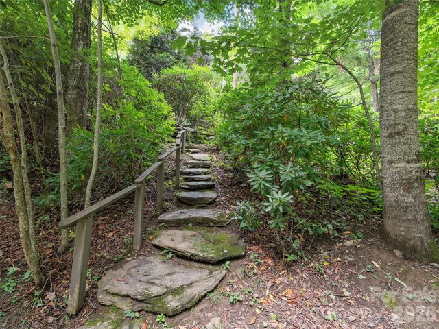 515 Flying Hawk Trail, Waynesville, NC 28786