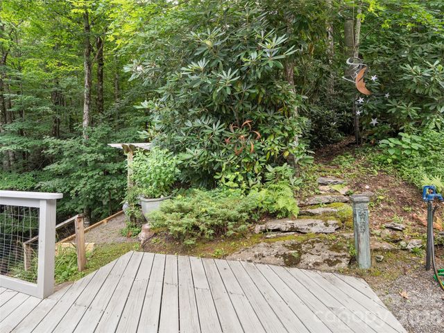 515 Flying Hawk Trail, Waynesville, NC 28786