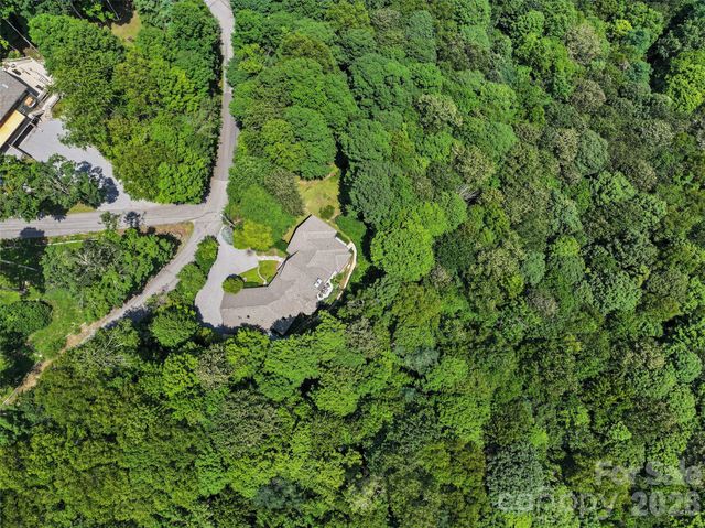 515 Flying Hawk Trail, Waynesville, NC 28786
