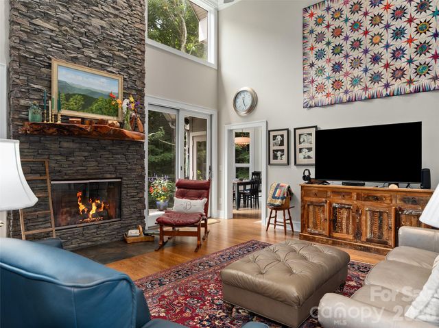 515 Flying Hawk Trail, Waynesville, NC 28786