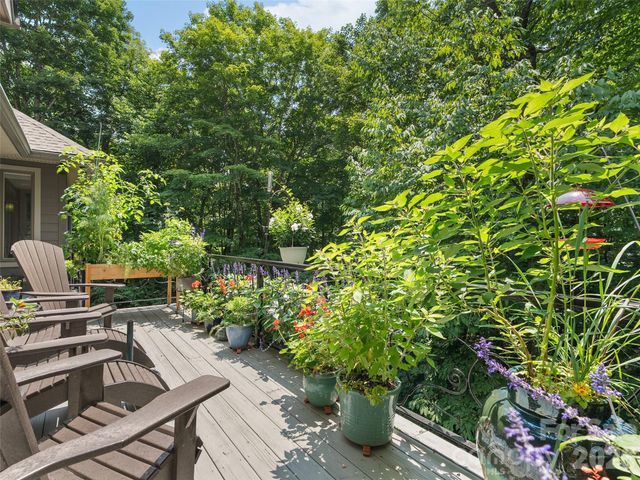 515 Flying Hawk Trail, Waynesville, NC 28786