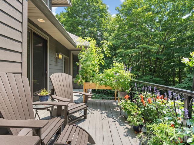 515 Flying Hawk Trail, Waynesville, NC 28786
