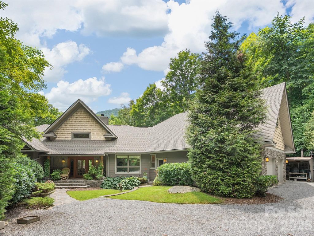515 Flying Hawk Trail, Waynesville, NC 28786