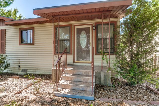 630 CARLISLE AVE, San Antonio, TX 78225