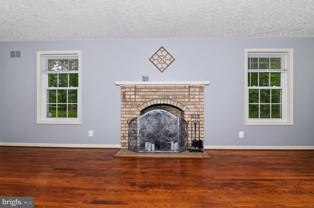 7075 WOOD GLEN DR, Hughesville, MD 20637