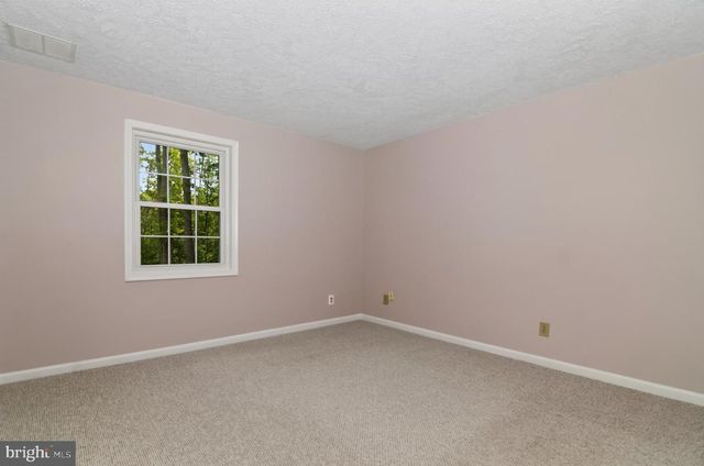 7075 WOOD GLEN DR, Hughesville, MD 20637