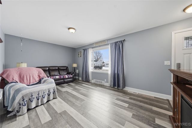 17 Warren Drive, Tonawanda, NY 14150