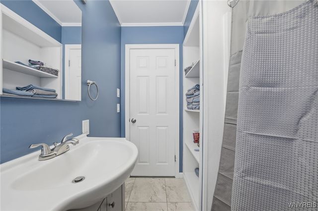 17 Warren Drive, Tonawanda, NY 14150