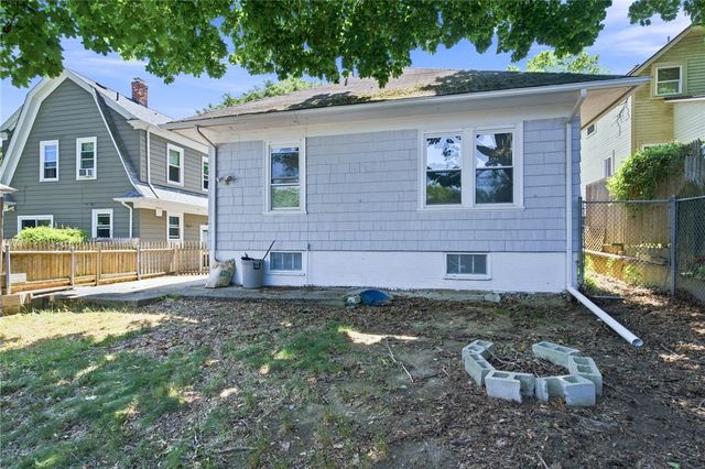 102 Overhill Road, Providence, RI 02906