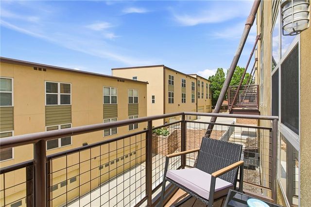 4565 Madison Avenue, Kansas City, MO 64111