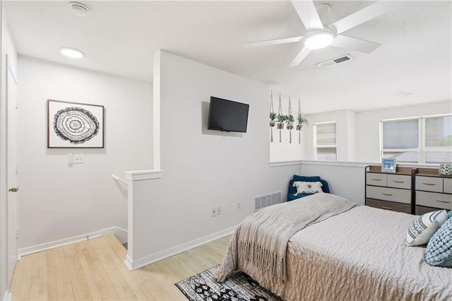 4565 Madison Avenue, Kansas City, MO 64111