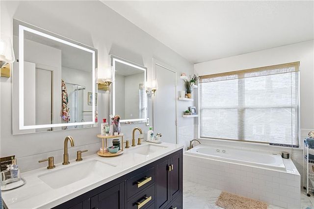 4565 Madison Avenue, Kansas City, MO 64111