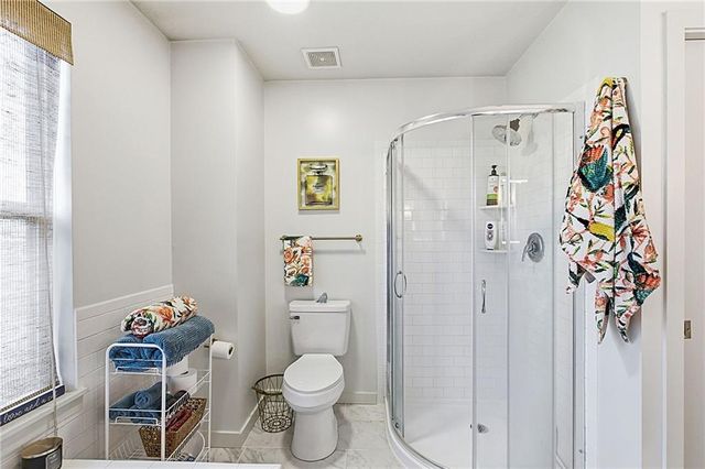 4565 Madison Avenue, Kansas City, MO 64111