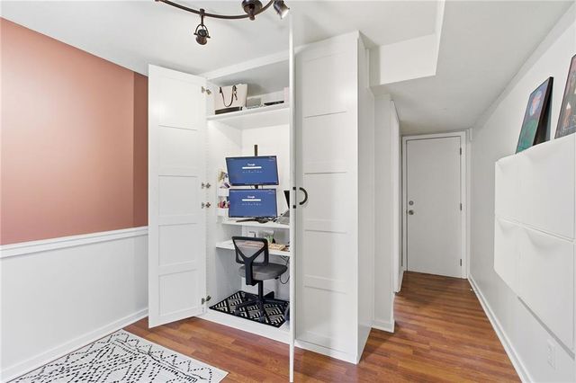 4565 Madison Avenue, Kansas City, MO 64111
