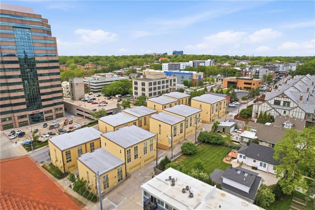 4565 Madison Avenue, Kansas City, MO 64111