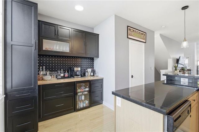 4565 Madison Avenue, Kansas City, MO 64111