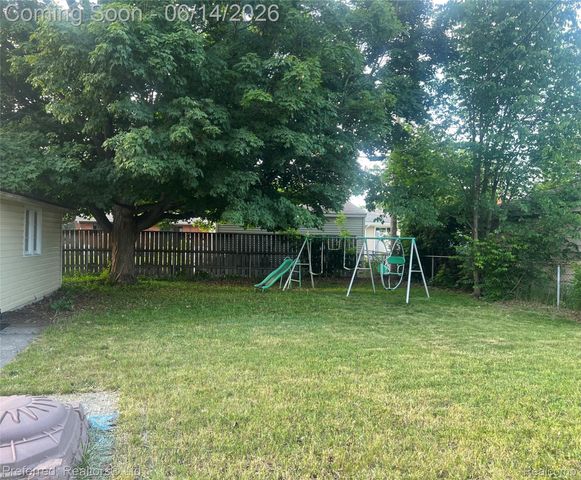 37110 Gilchrist Street, Westland, MI 48186