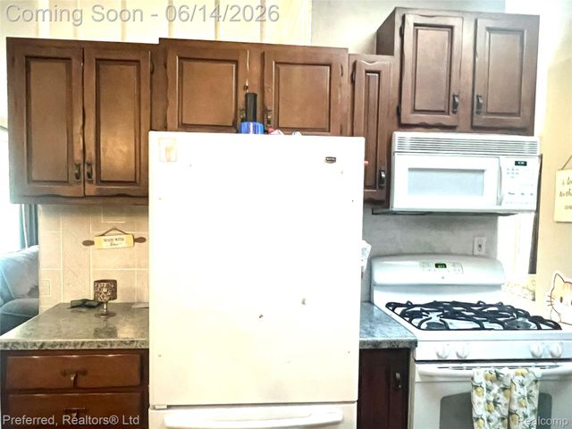 37110 Gilchrist Street, Westland, MI 48186
