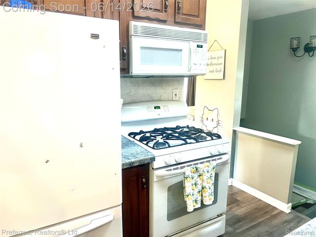 37110 Gilchrist Street, Westland, MI 48186