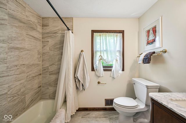 407 Oxford Drive, Noblesville, IN 46062