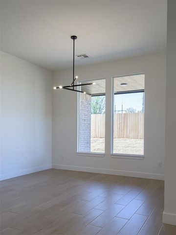 3901 Sorano Drive, Moore, OK 73160