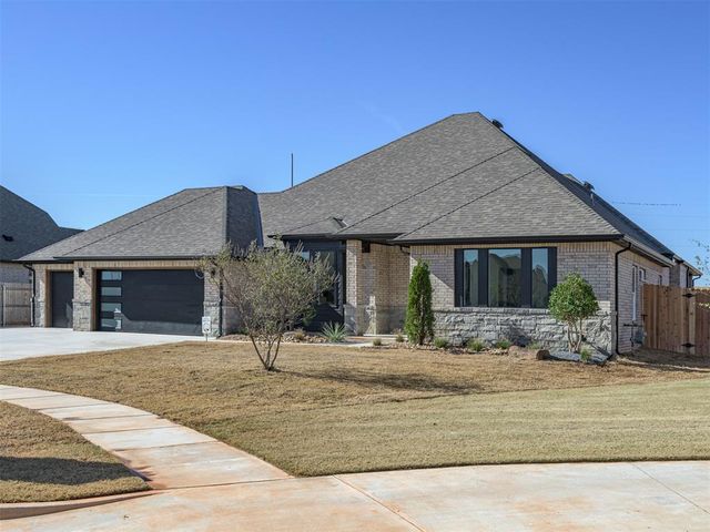 3901 Sorano Drive, Moore, OK 73160