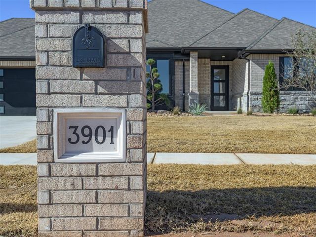 3901 Sorano Drive, Moore, OK 73160