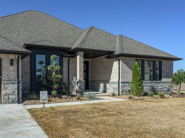 3901 Sorano Drive, Moore, OK 73160