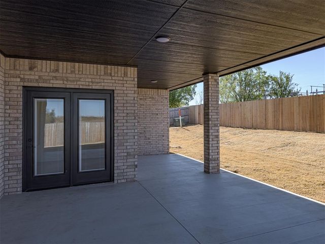 3901 Sorano Drive, Moore, OK 73160