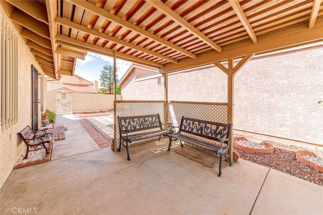 16234 Jasmine, Victorville, CA 92395