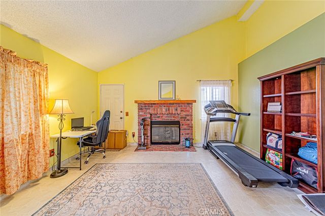 16234 Jasmine, Victorville, CA 92395