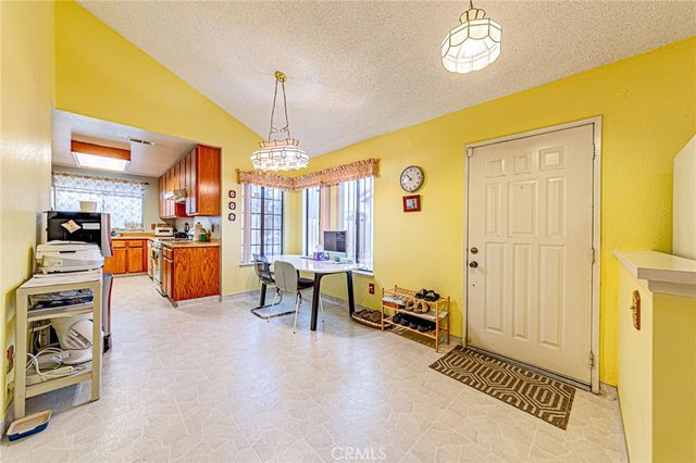 16234 Jasmine, Victorville, CA 92395