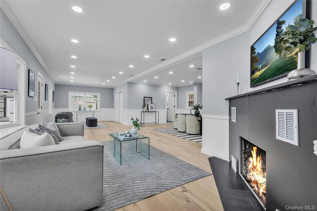 58 Lakelands Avenue, Greenwood Lake, NY 10925