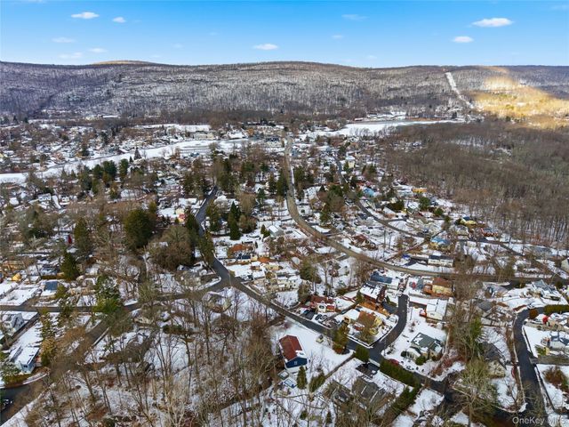 58 Lakelands Avenue, Greenwood Lake, NY 10925