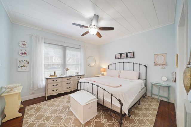 316 W Lang Street, Alvin, TX 77511