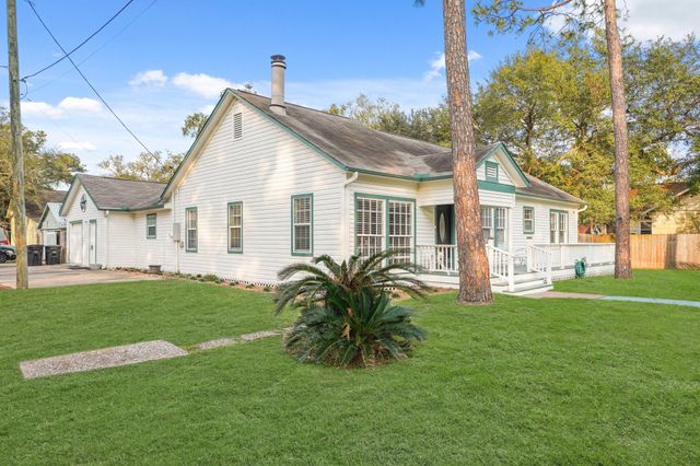 316 W Lang Street, Alvin, TX 77511